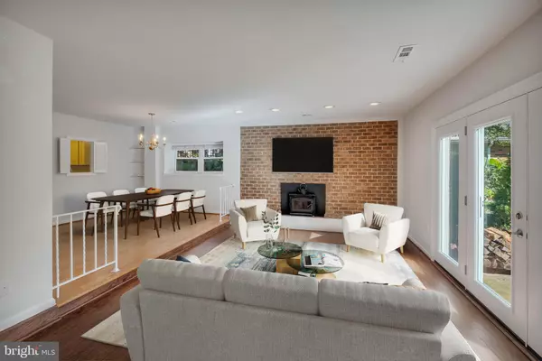 Fairfax, VA 22031,3680 PERSIMMON CIR