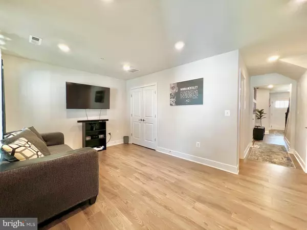 White Plains, MD 20695,5784 FREDERICK DOUGLAS PL