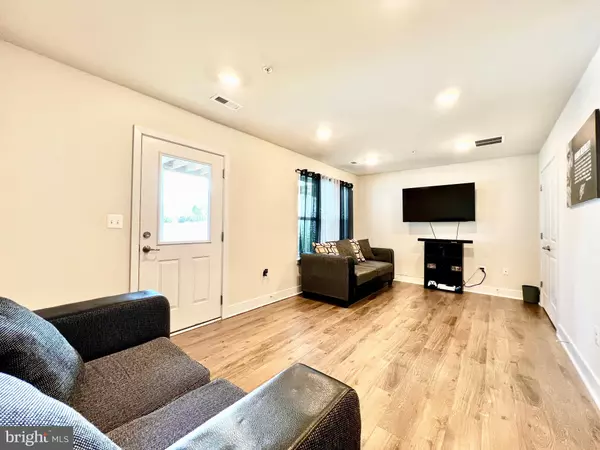 White Plains, MD 20695,5784 FREDERICK DOUGLAS PL