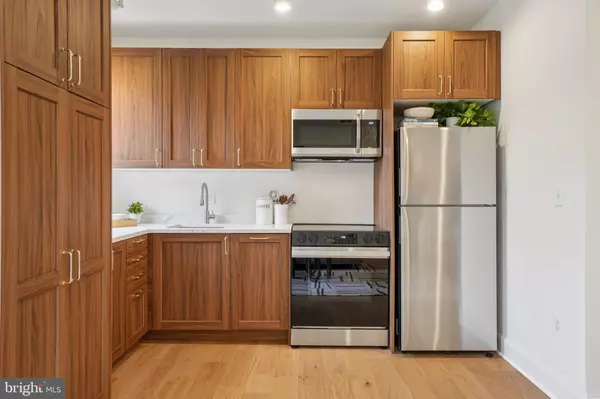 Washington, DC 20009,1401 COLUMBIA RD NW #403