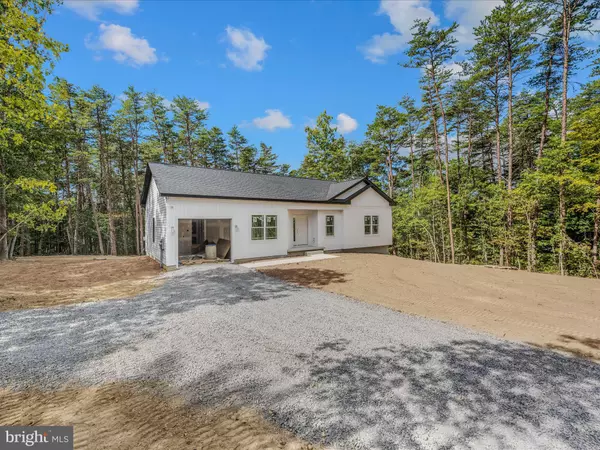 Berkeley Springs, WV 25411,232 OAK HILL ROAD