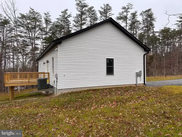 Berkeley Springs, WV 25411,232 OAK HILL ROAD