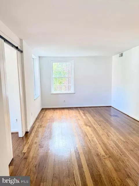 Washington, DC 20016,3720 39TH ST NW #D166