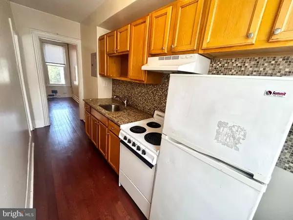 Philadelphia, PA 19121,1819 W OXFORD ST #4