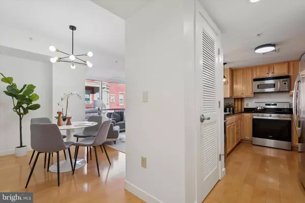 Philadelphia, PA 19107,1034 SPRUCE ST #402