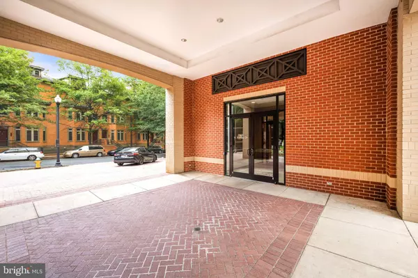 Arlington, VA 22201,2220 FAIRFAX DR #101