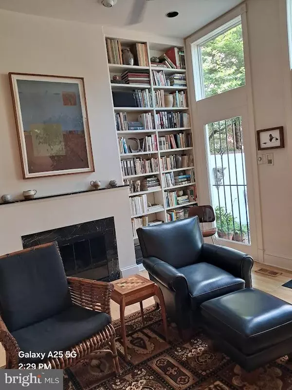 Philadelphia, PA 19147,430 S 5TH ST S