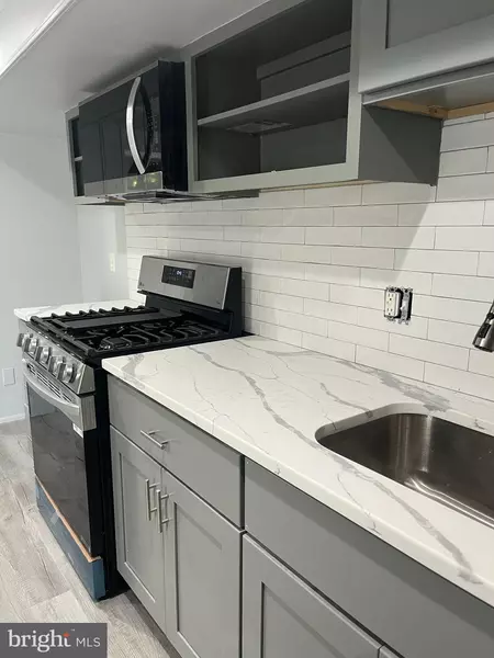 221 CONESTOGA RD #100, Wayne, PA 19087