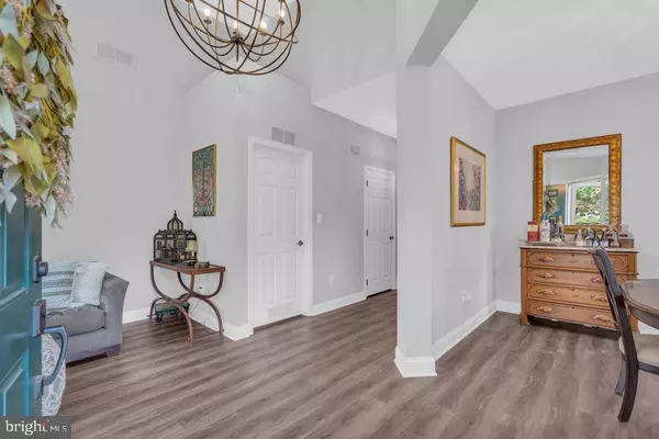 Pennington, NJ 08534,21 BUCKINGHAM DR