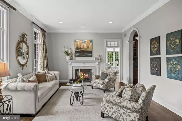 Moorestown, NJ 08057,10 LONGWOOD LN