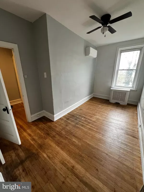 Philadelphia, PA 19131,5724 HUNTER ST