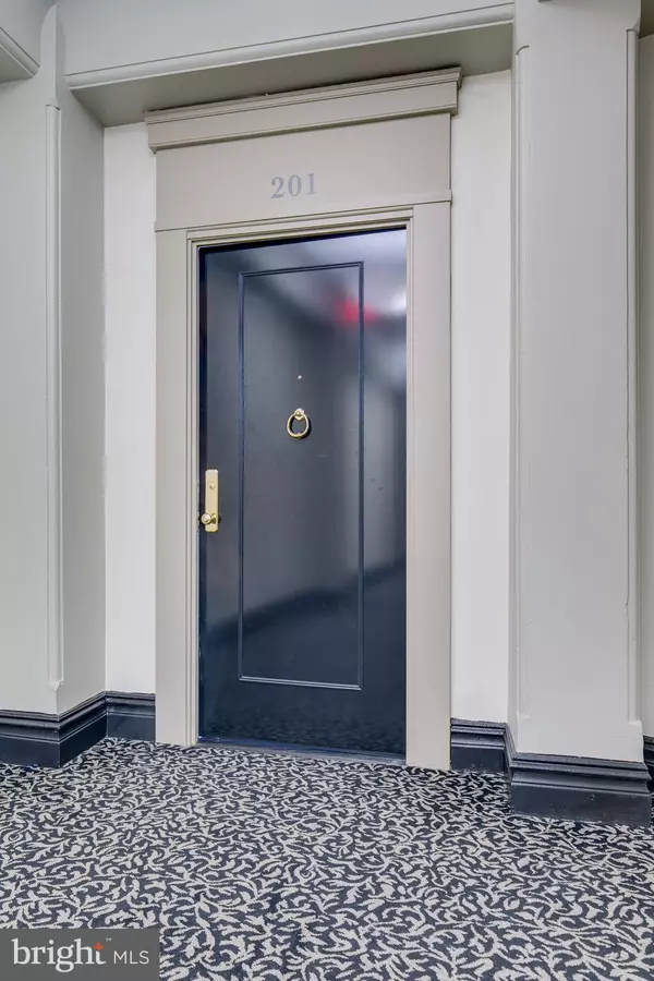 Washington, DC 20008,2129 FLORIDA AVE NW #201