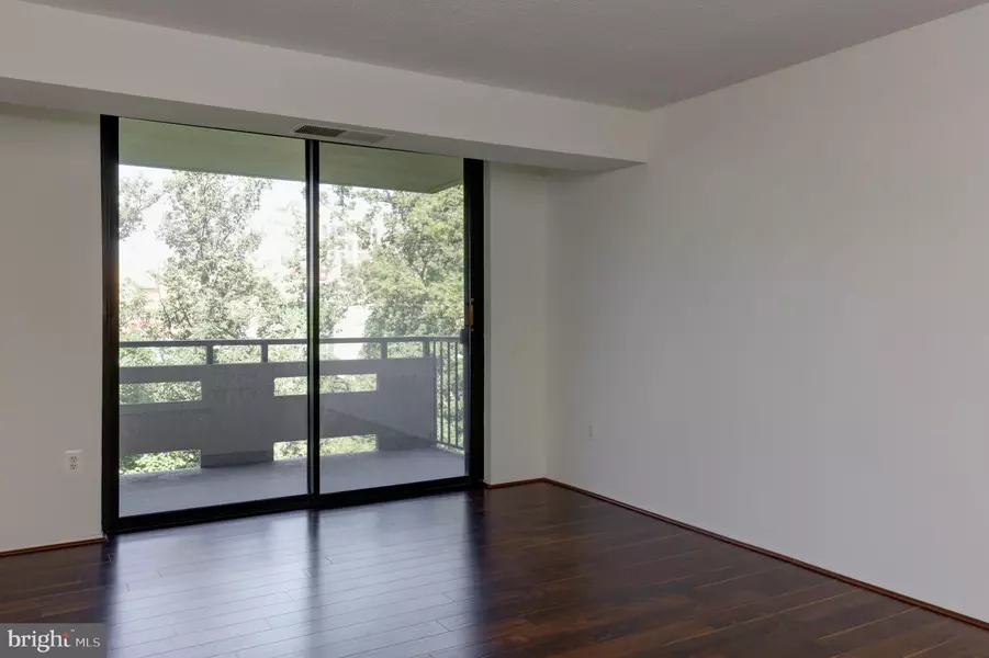 1808 OLD MEADOW RD #1016, Mclean, VA 22102