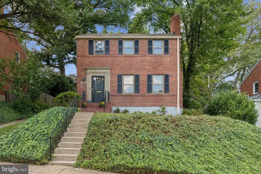 1008 N LIVINGSTON ST, Arlington, VA 22205