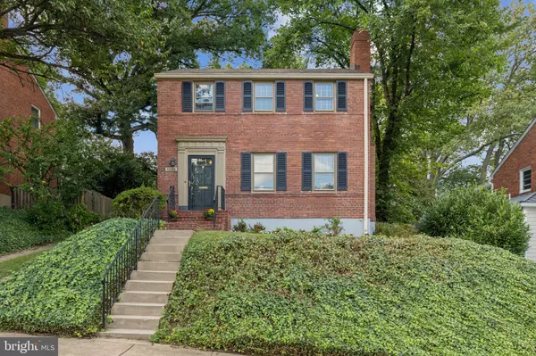 1008 N LIVINGSTON ST, Arlington, VA 22205