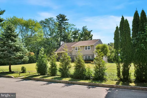 Blue Bell, PA 19422,898 CRESTLINE DR