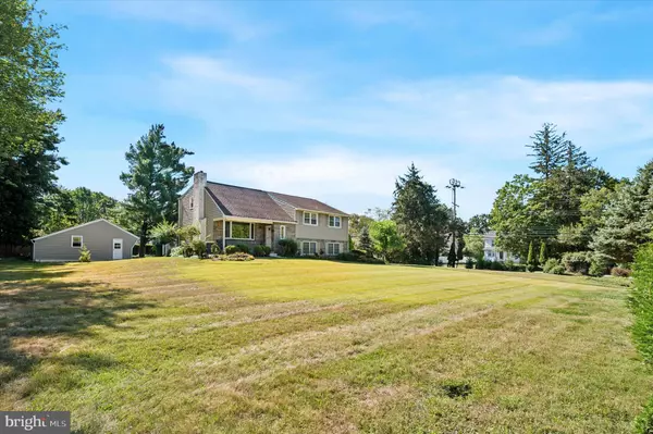 Blue Bell, PA 19422,898 CRESTLINE DR