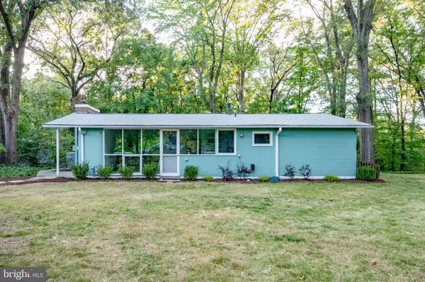 Alexandria, VA 22307,1915 MARTHAS RD