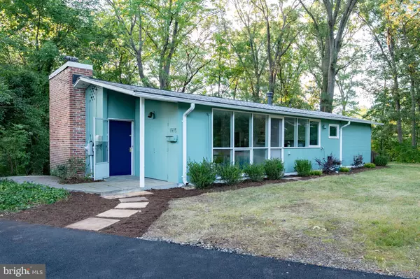 Alexandria, VA 22307,1915 MARTHAS RD