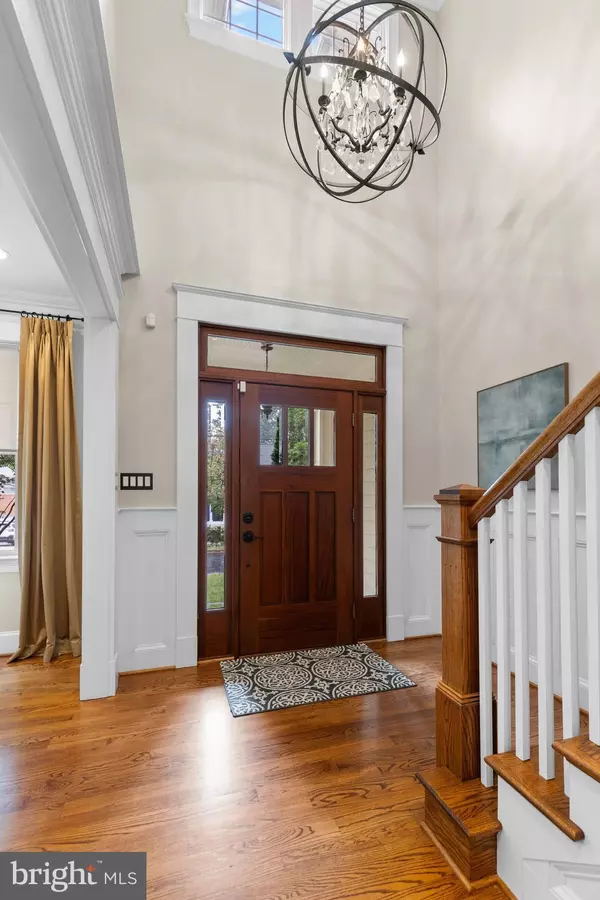 Arlington, VA 22207,2527 N JEFFERSON ST N