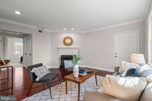 Alexandria, VA 22314,1205 N PITT #3C