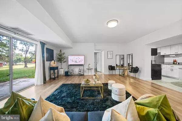 Woodbridge, VA 22192,12650 DARA DR #T2