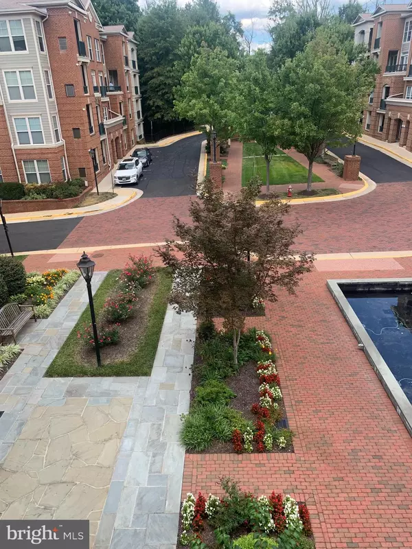 Fairfax, VA 22031,2903 SAINTSBURY PLZ #310