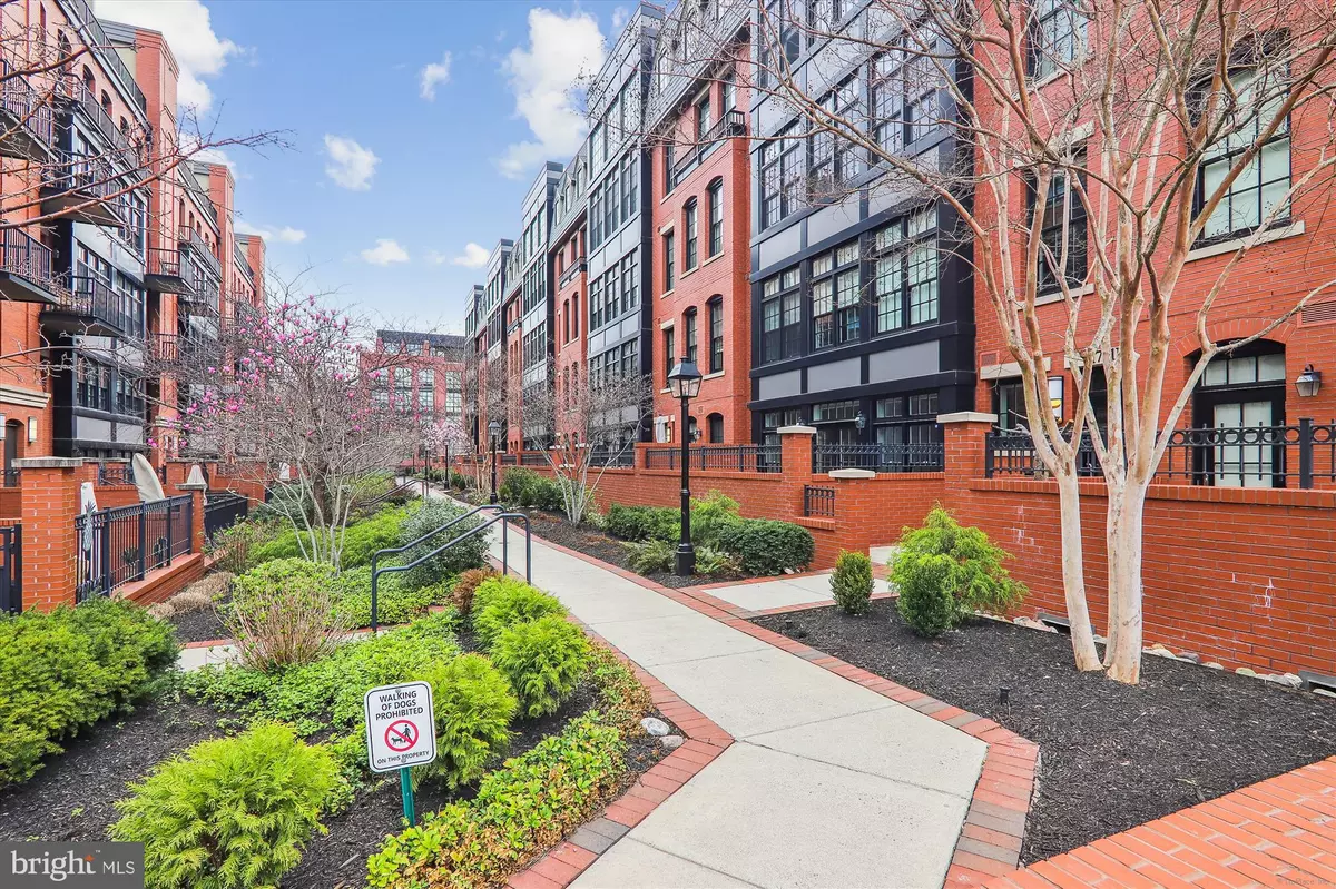 Arlington, VA 22209,1701 16TH ST N #335-C