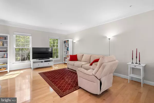 Rockville, MD 20850,215 POPLAR SPRING RD