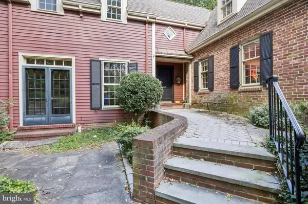Philadelphia, PA 19118,534 W SPRINGFIELD AVE