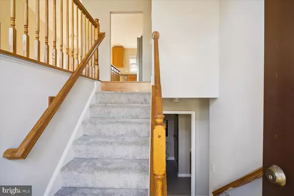 Gaithersburg, MD 20877,102 W DEER PARK RD