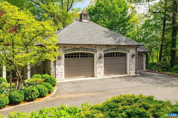 Charlottesville, VA 22901,325 FARMINGTON DR