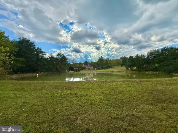 Hedgesville, WV 25427,3564 MOUNTAIN LAKE RD