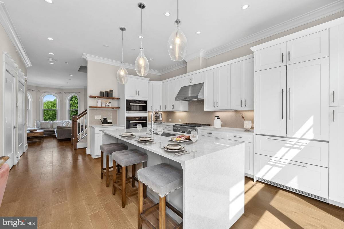 Alexandria, VA 22314,1117 E ABINGDON DR #ELEVATOR