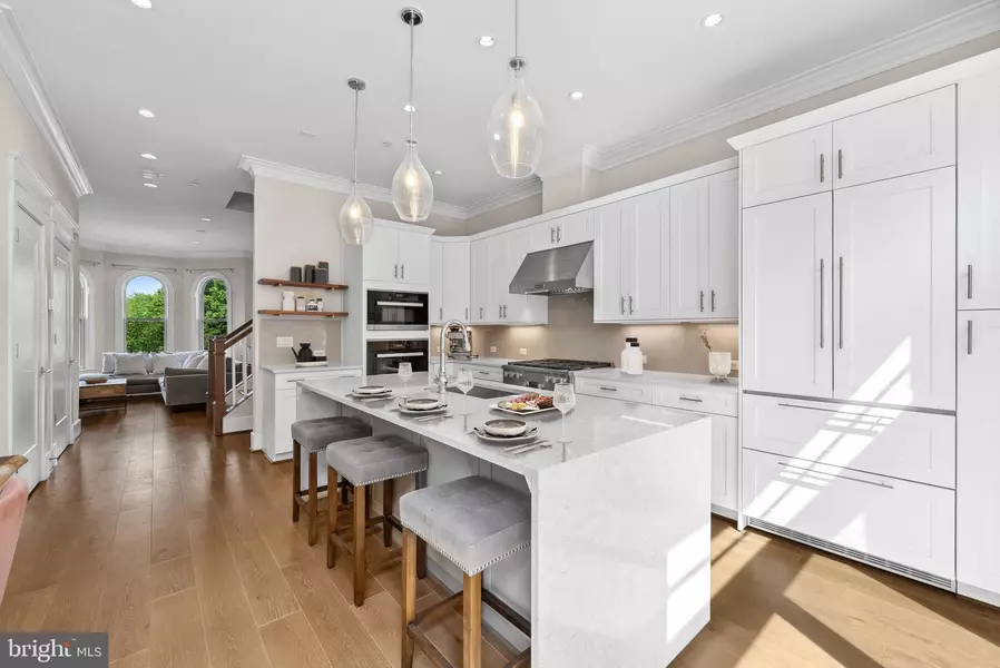 1117 E ABINGDON DR #ELEVATOR, Alexandria, VA 22314