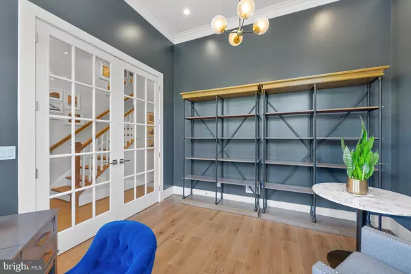 Alexandria, VA 22314,1117 E ABINGDON DR