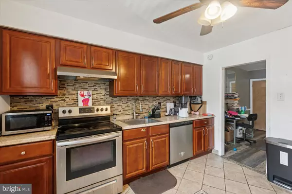 Philadelphia, PA 19120,5212 N 8TH ST