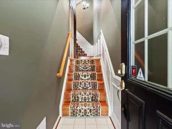 Brambleton, VA 20148,42539 REGAL WOOD DR