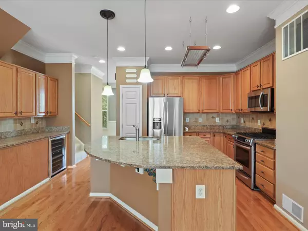 Brambleton, VA 20148,42539 REGAL WOOD DR