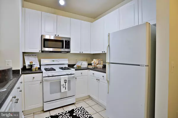 Vienna, VA 22181,9490 VIRGINIA CENTER BLVD #331