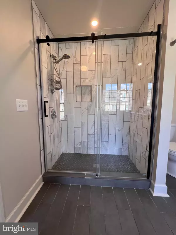 Vienna, VA 22182,1815 DAWSON ST