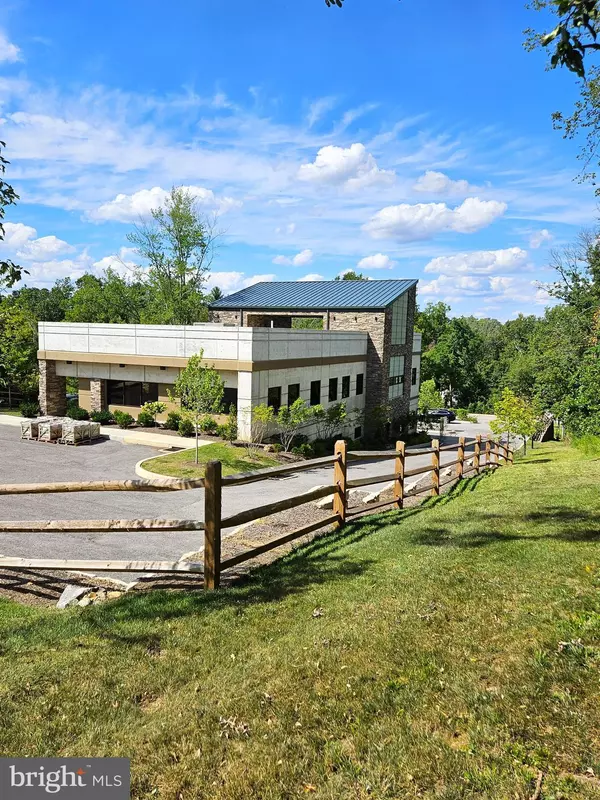 Newtown Square, PA 19073,3407 W CHESTER PIKE