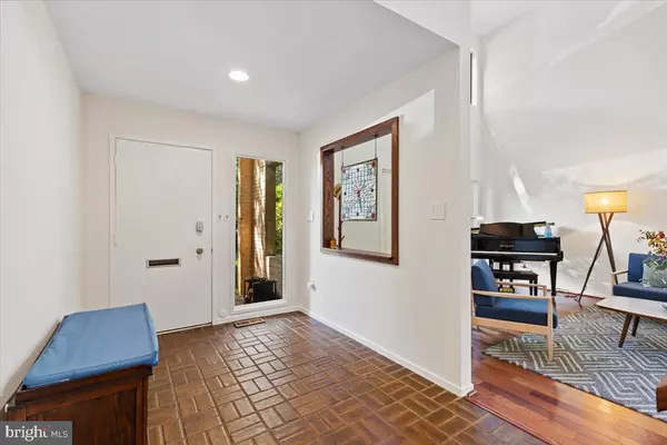 Bethesda, MD 20817,9411 FERNWOOD RD