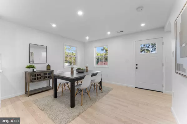 Riverdale, MD 20737,5704 64TH PL