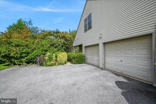 York, PA 17402,704 GODDARD DR