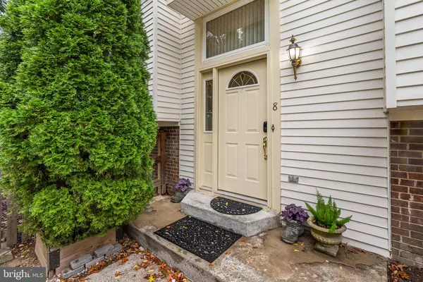 Gaithersburg, MD 20878,8 GLAZEBROOK CT