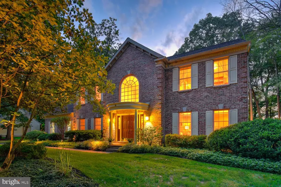 18 NEWPORT DR, Princeton Junction, NJ 08550