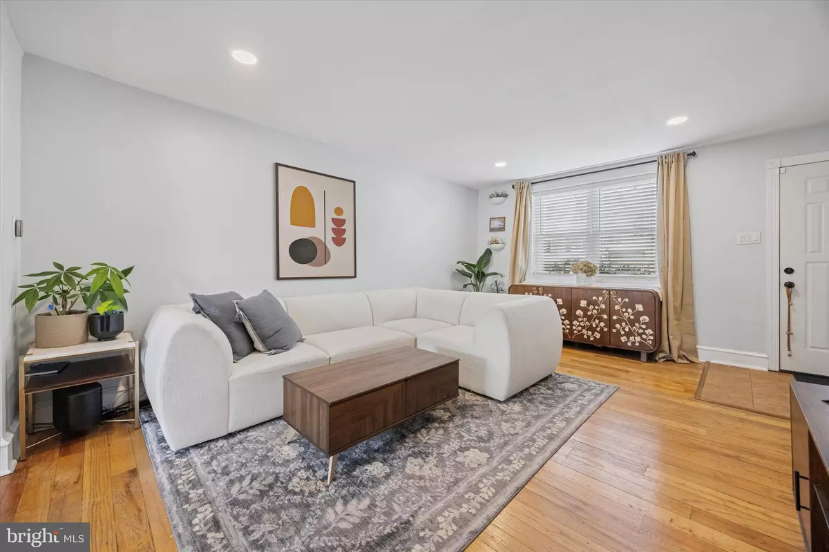 Philadelphia, PA 19128,386 DAWSON ST