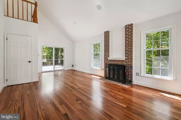 Herndon, VA 20171,3220 KINROSS CIR