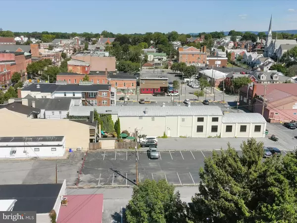 Shippensburg, PA 17257,16-18 KING ST W
